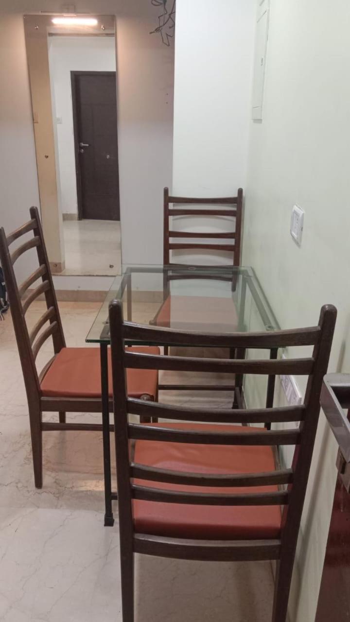 Apartament With A Balcony Near The Sea Bombaj